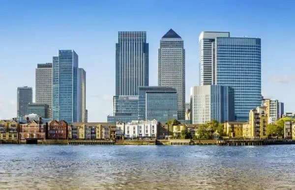 canary-wharf-panorama.webp